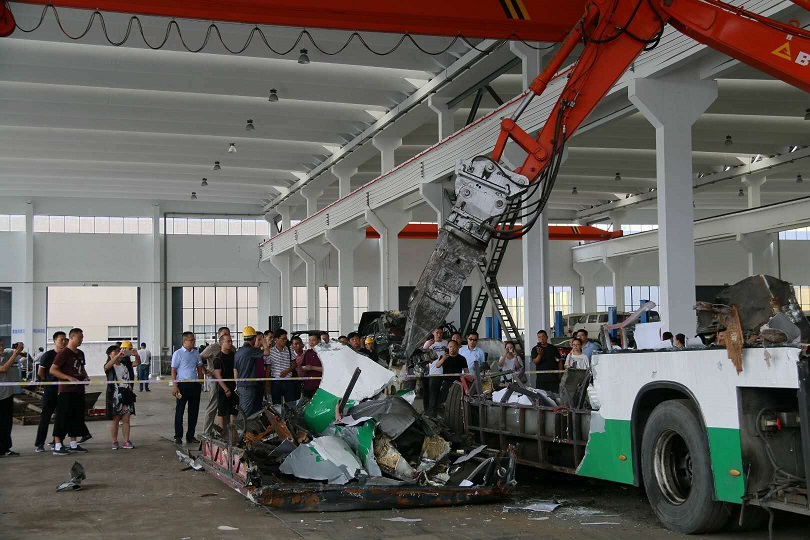 電動報廢汽車拆解機.jpg
