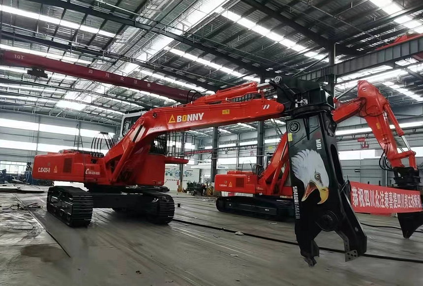 報(bào)廢汽車拆解機(jī)交付現(xiàn)場(chǎng).png